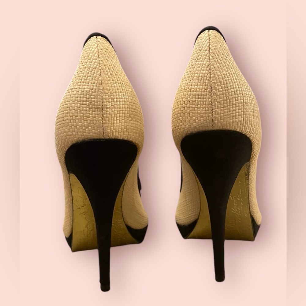 NWOT Beverly Feldman Gold and Black Heels - Picture 5 of 6